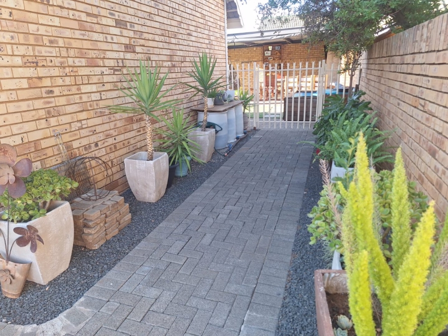 3 Bedroom Property for Sale in Heuwelsig Free State